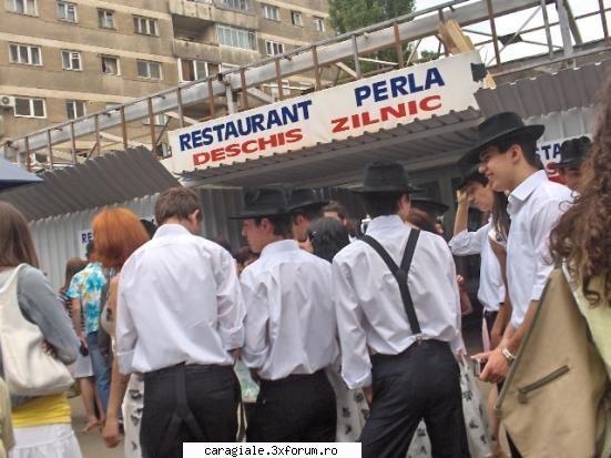 poze defilarea claselor (2006) perla