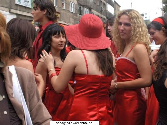 poze defilarea claselor (2006) roshii