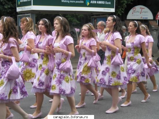 poze defilarea claselor (2006)