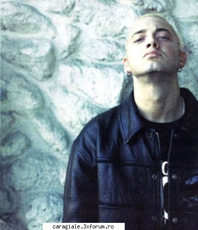 poze tot inseamna muzik tare Naughty Angel